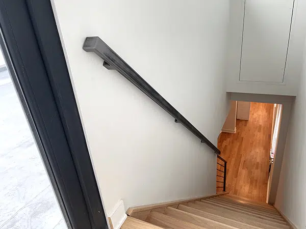 Rectangular handrail with hidden brackets | Handrails Chicago