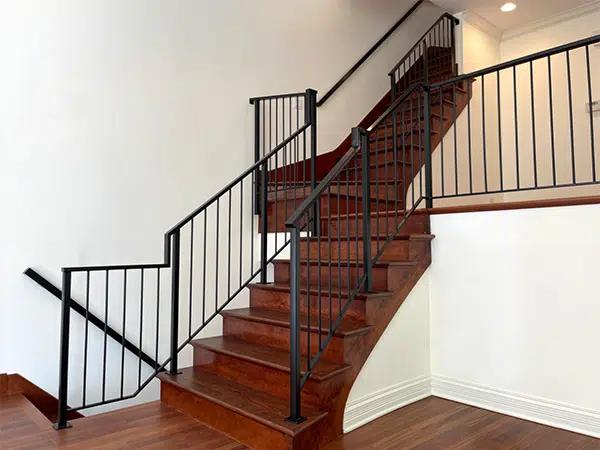Vertical picket railings for living room | Best Chicago Railings
