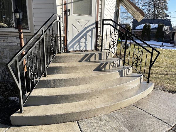 Railings with decorative scrolls | Best Chicago Railings