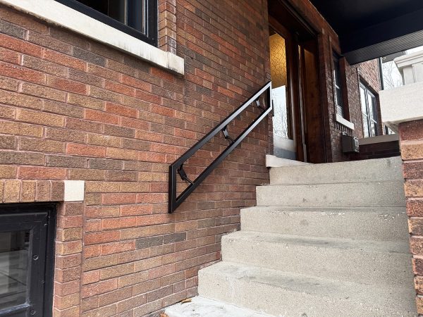 Double rail handrail for wall