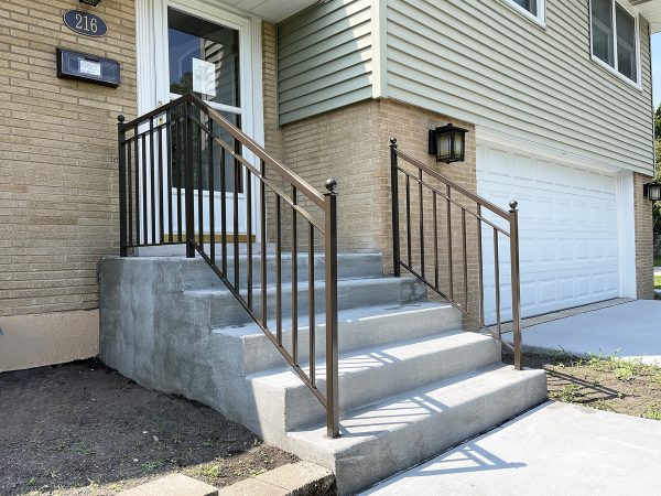 Exterior porch railings with double top and post finials