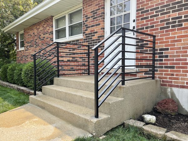 Wide tubing horizontal porch railings