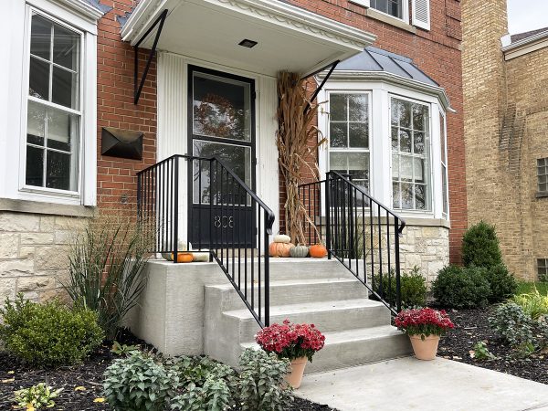 Classic railings for front steps