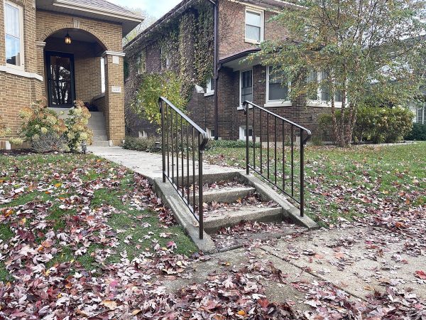 Exterior traditional railings for steps