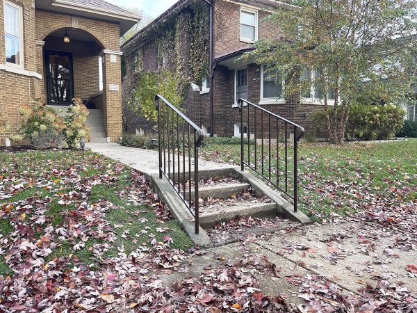 Exterior traditional railings for steps