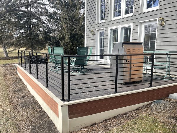 Horizontal railing for deck | Deck Railings Chicago