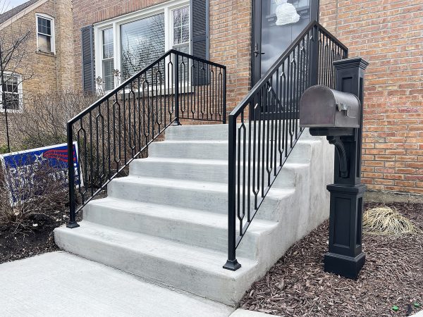 Decorative porch railing with custom rhombuses | Best Chicago Railings
