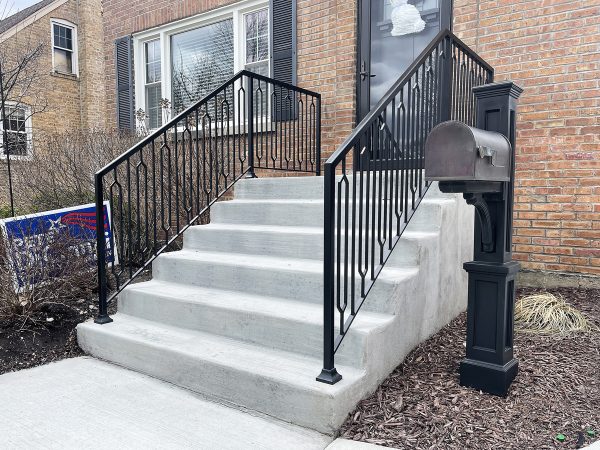 Decorative porch railing with custom rhombuses | Best Chicago Railings