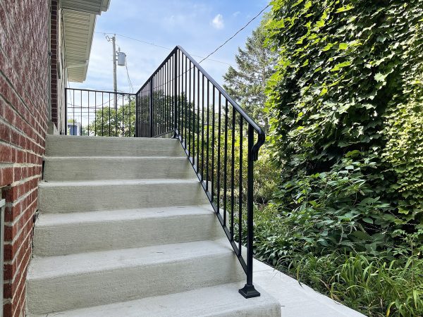 Exterior traditional railing | Best Chicago Railings