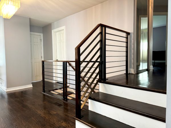 Custom horizontal railing with oak frame