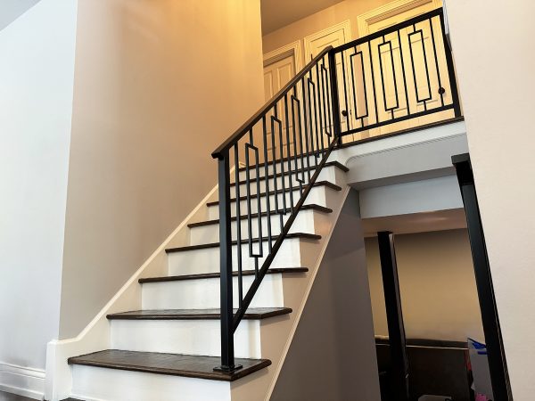 Interior decorative railing with rectangular balusters