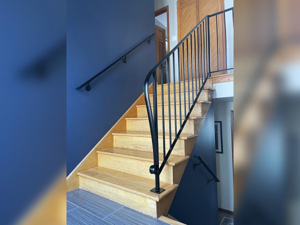 Traditional Railing with Decorative Lambs Tongue