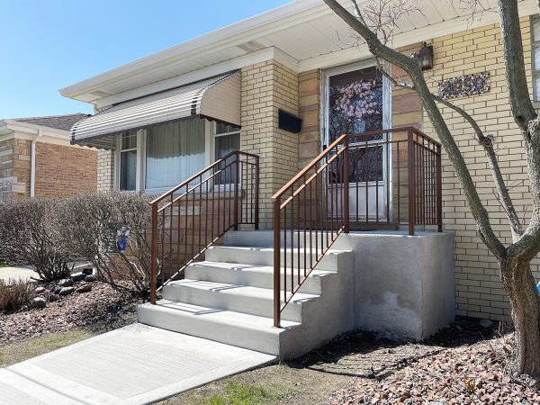 Exterior railings with middle channel