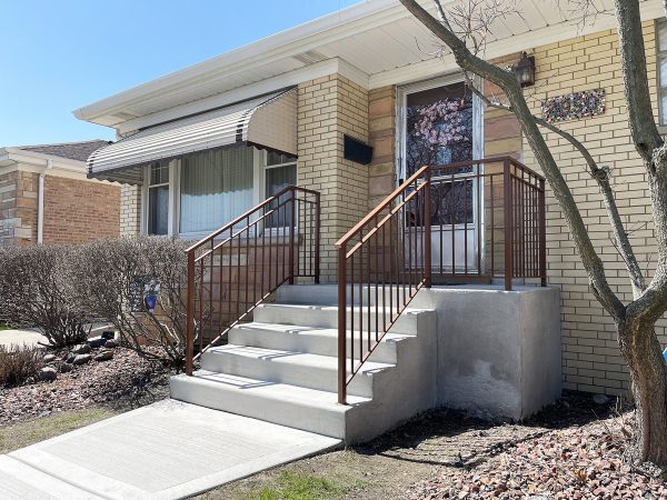 Exterior railings with middle channel