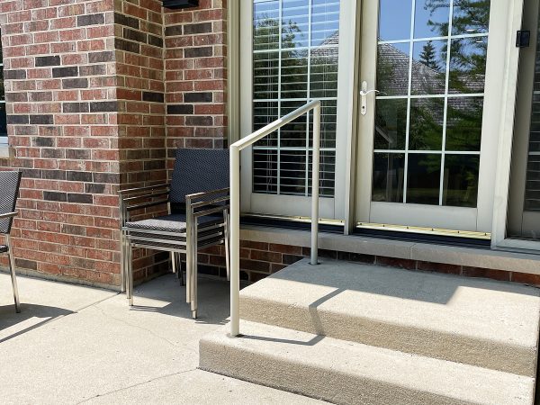 Exterior round handrail with newel posts