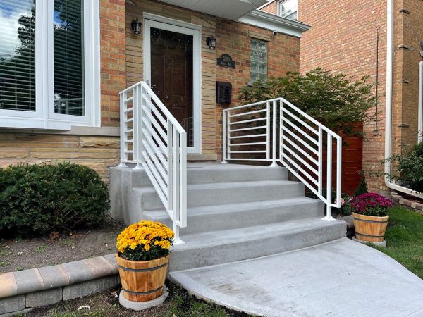 Exterior contemporary railing for front porch | Best Chicago Railings